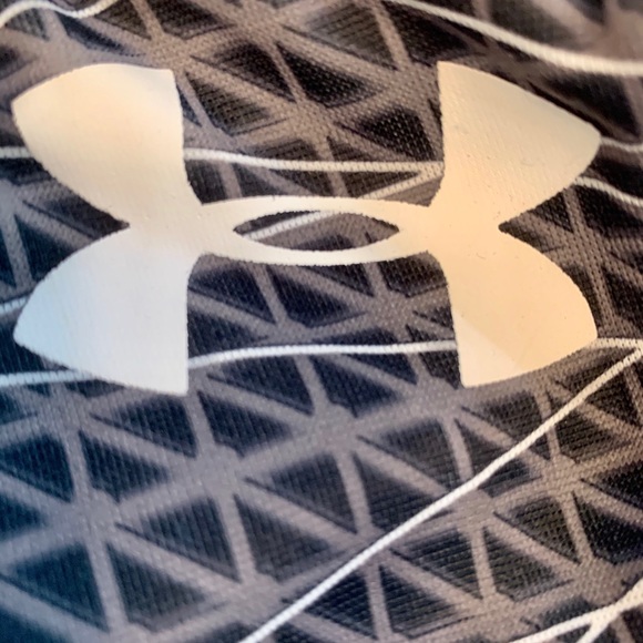 Youth Under Armour zip up hoodie size small EUC - Picture 3 of 5